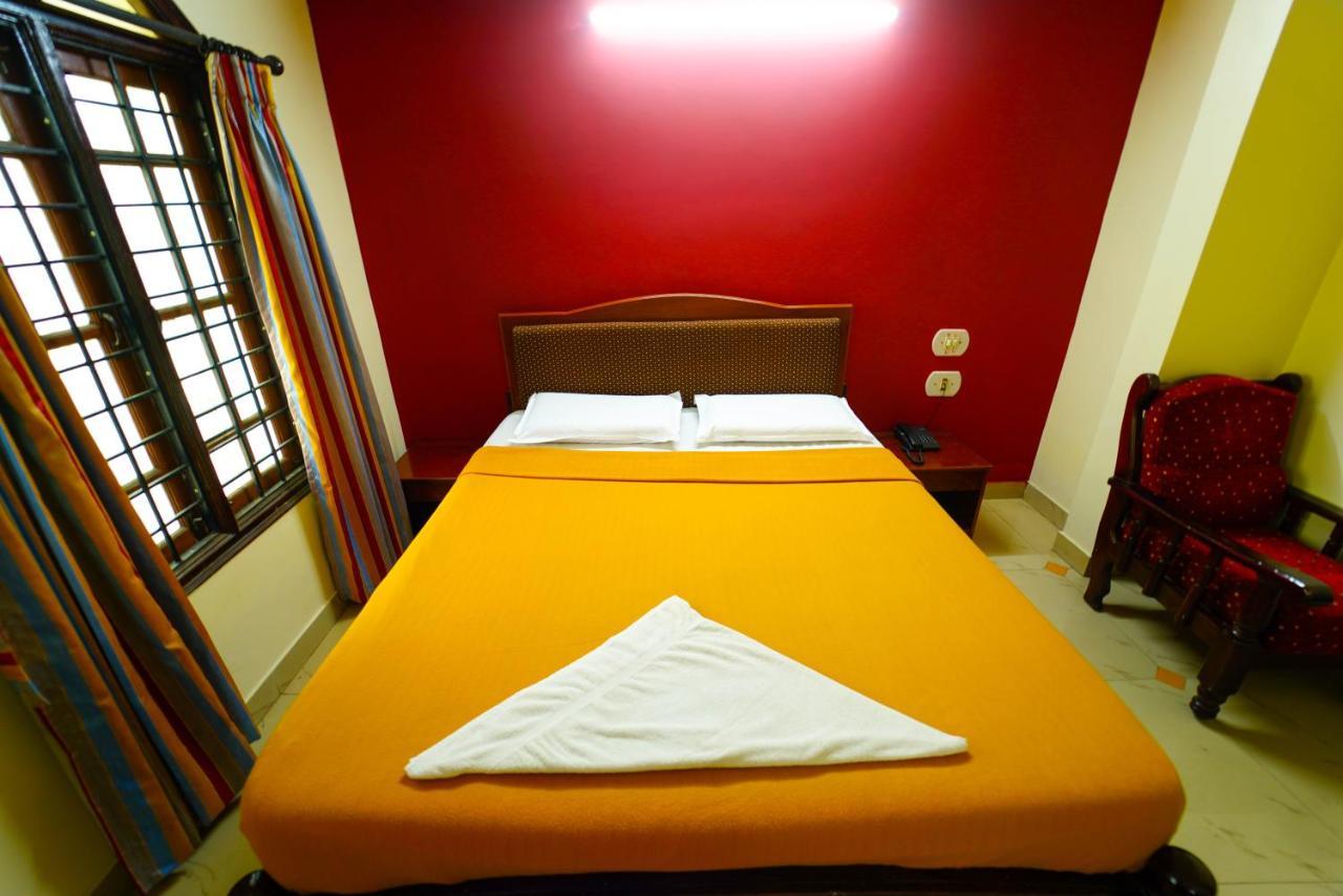 Amogha Residency Hotel Maiçor Exterior foto