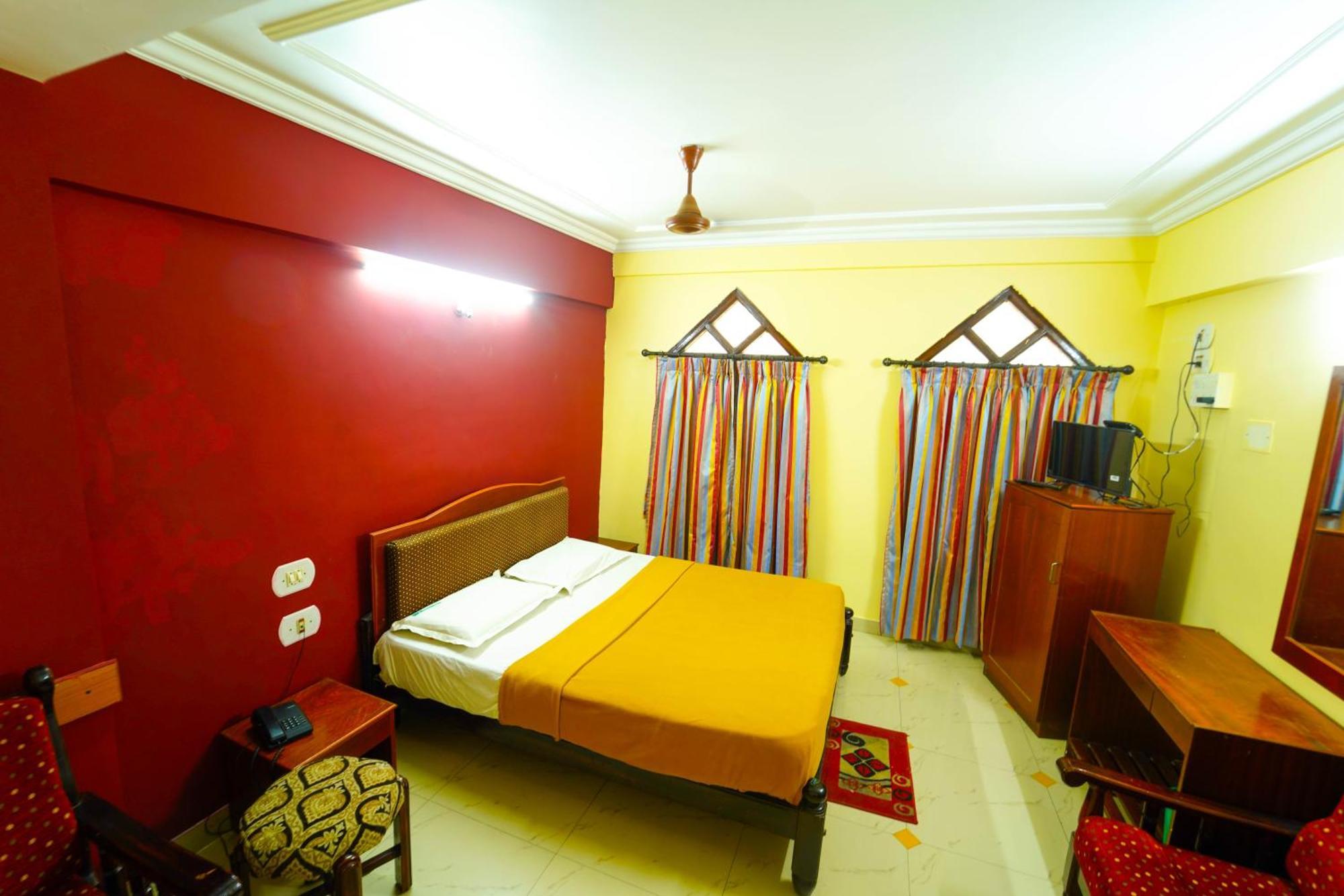 Amogha Residency Hotel Maiçor Exterior foto